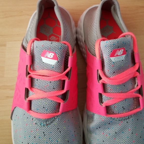 🆕️ Girls New Balance - Picture 5 of 8